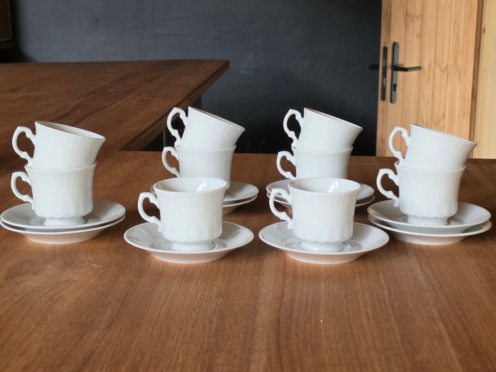 Set van 10 witte koffiekopjes met schotels. merk: Winterling, Gebruikt, Keramiek, Ophalen of Verzenden, Overige stijlen