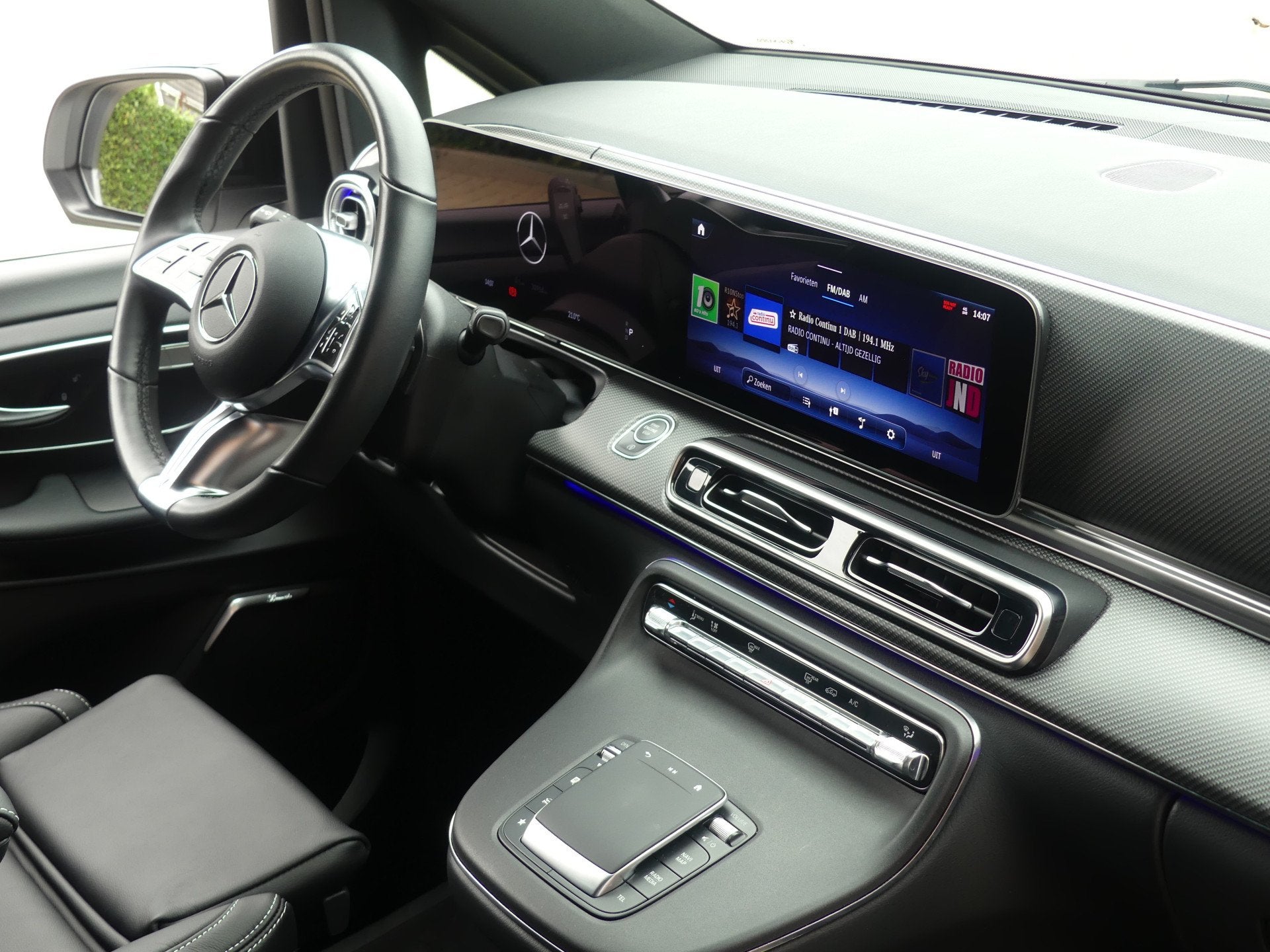 Mercedes-Benz V-Klasse 220D Lang Dubbel Cabine LED/LEER/Trek, Auto's, Automaat, Dealer onderhouden, Achterwielaandrijving, Gebruikt
