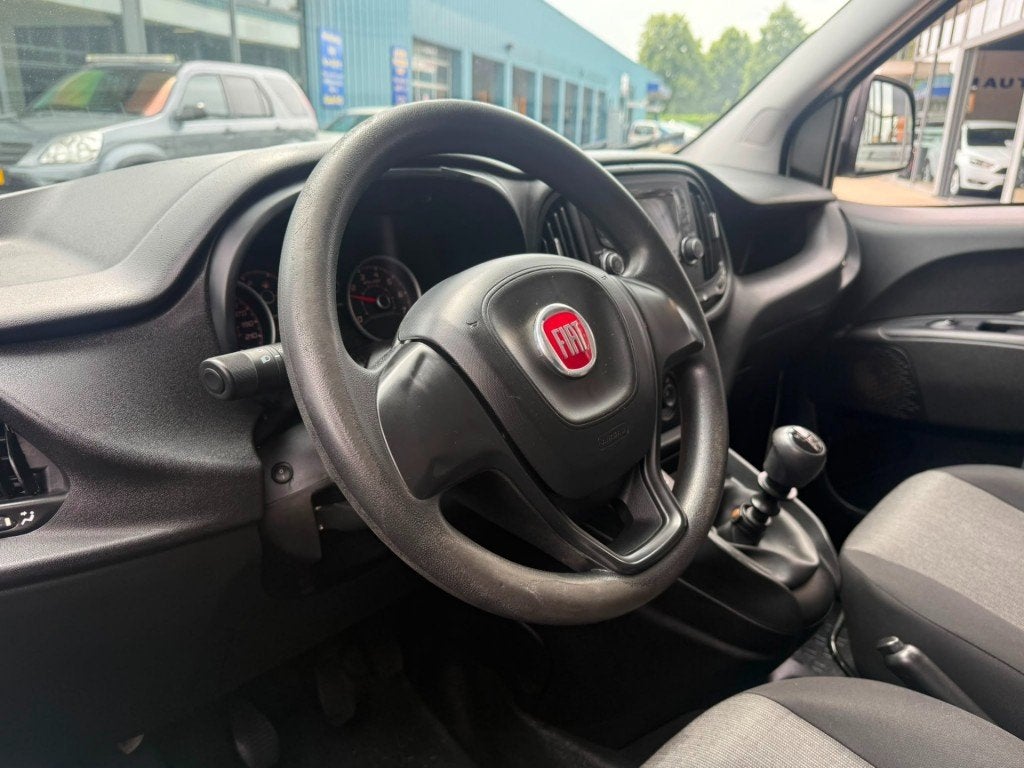 Fiat DOBLO CARGO 1.4 T-JET 120PK L2H1 MAXI SX AIRCO PDC SCHU, Auto's, Wit, Handgeschakeld, 2 stoelen, 1368 cc