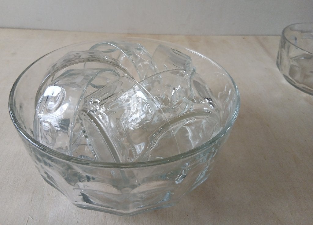 Set schalen Arcoroc Brittania Thumbprint, 3 grote, 6 kleine, Huis en Inrichting, Gebruikt, Overige merken, Ophalen of Verzenden