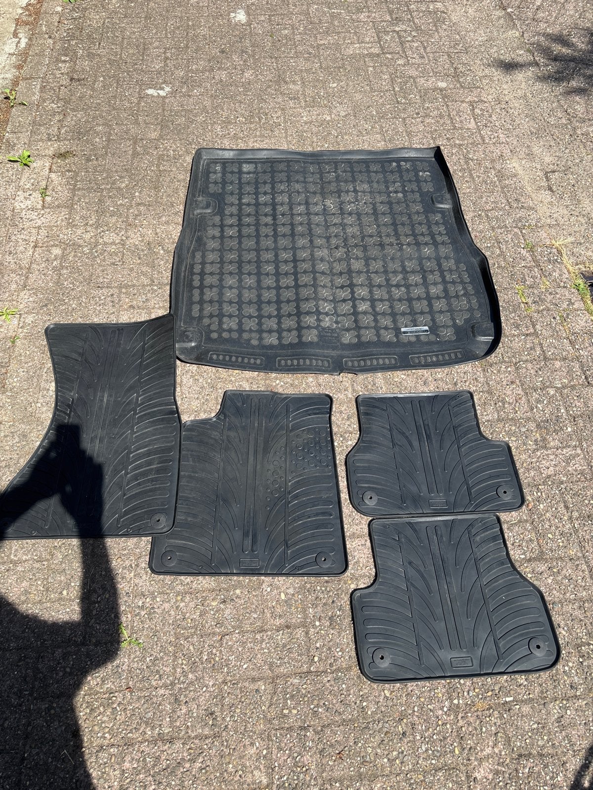 Rubberen vloermatten en kofferbakmat Audi A6 C7 (2011-2018), Ophalen, Gebruikt