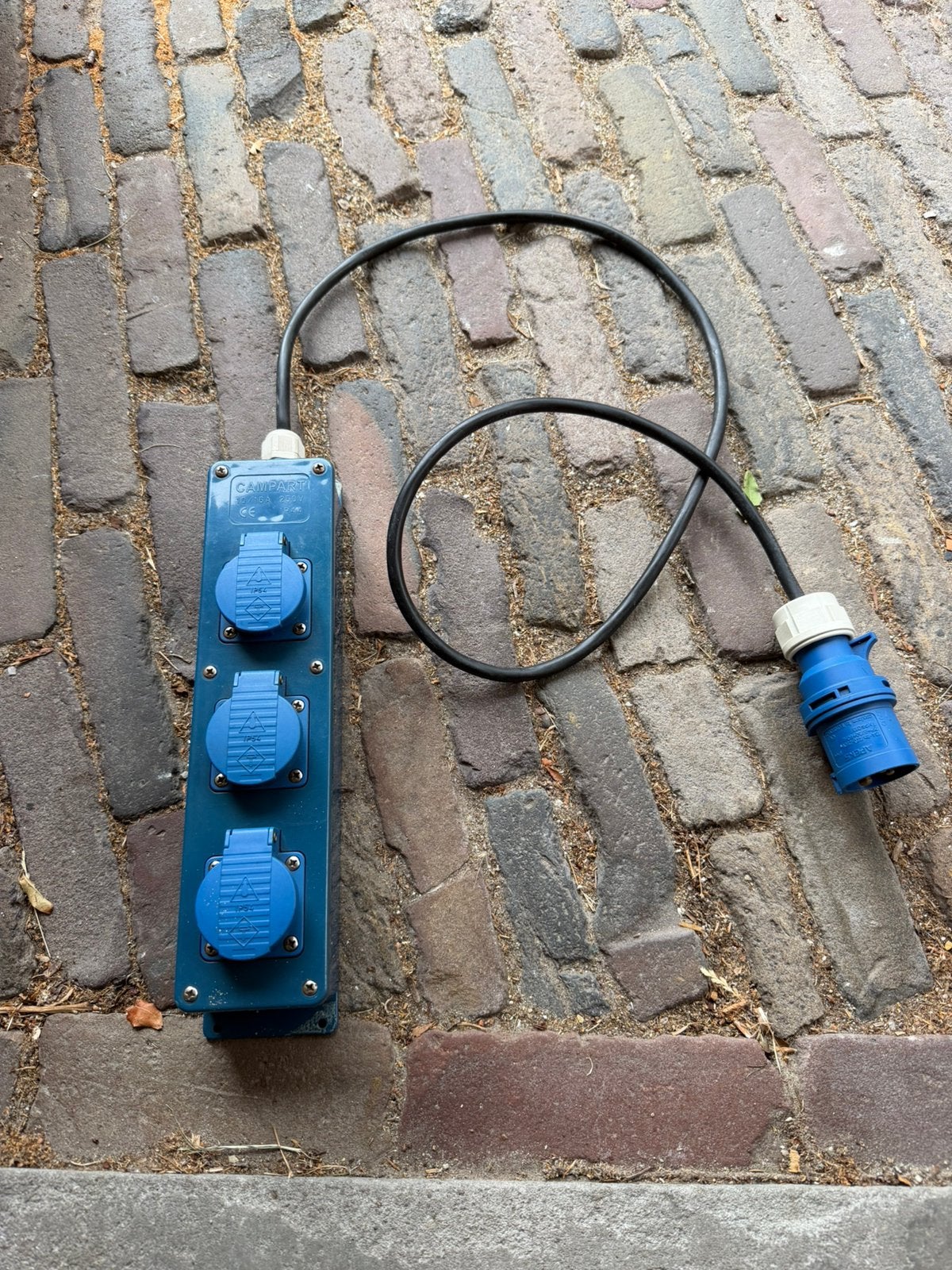 CEE camping stekkerdoos 3-voudig – 16A – kabel 125 cm, Caravans en Kamperen, Kampeeraccessoires, Ophalen, Gebruikt