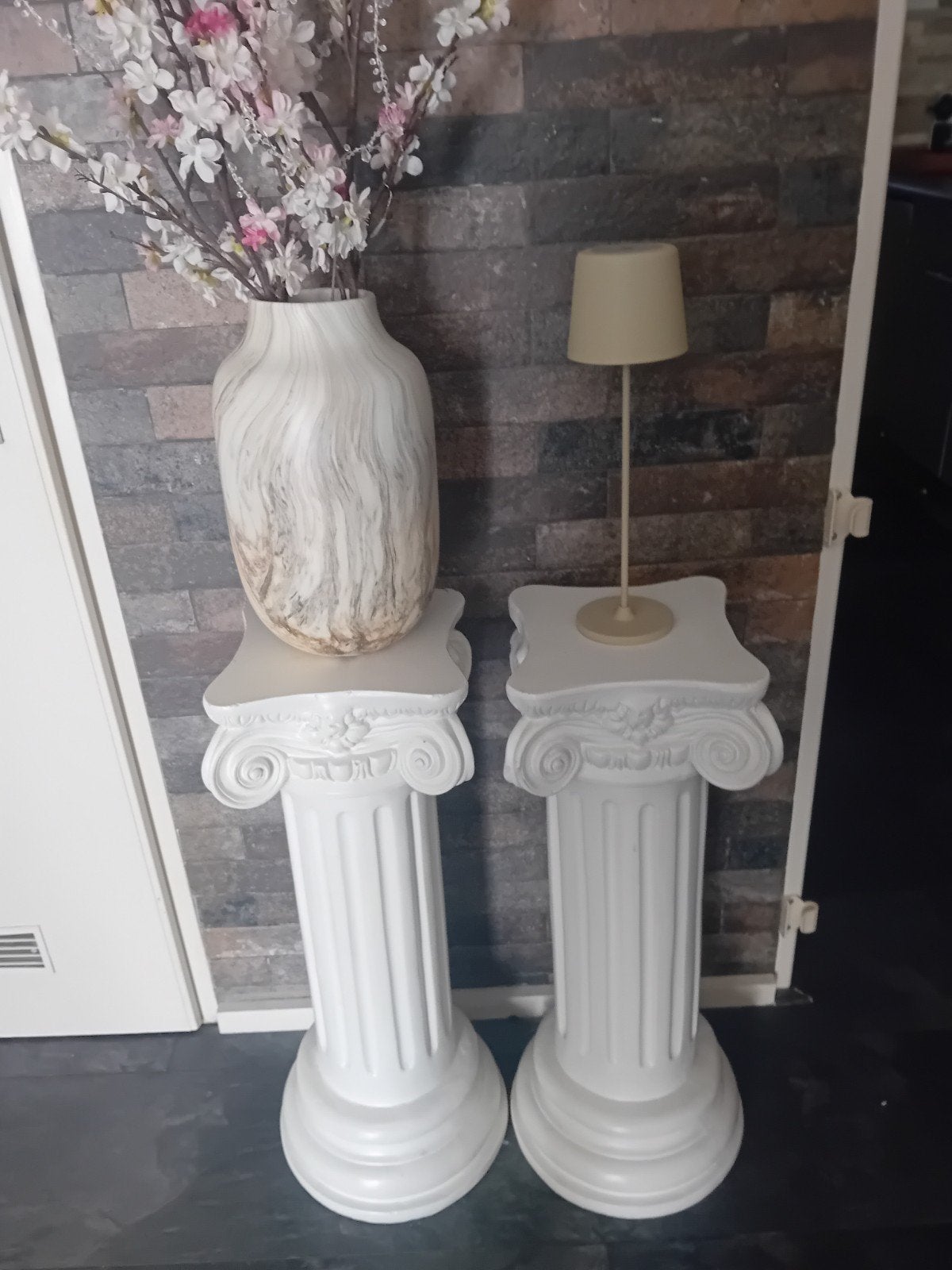 Set van twee decoratieve gipsen zuilen, Ophalen, Zo goed als nieuw