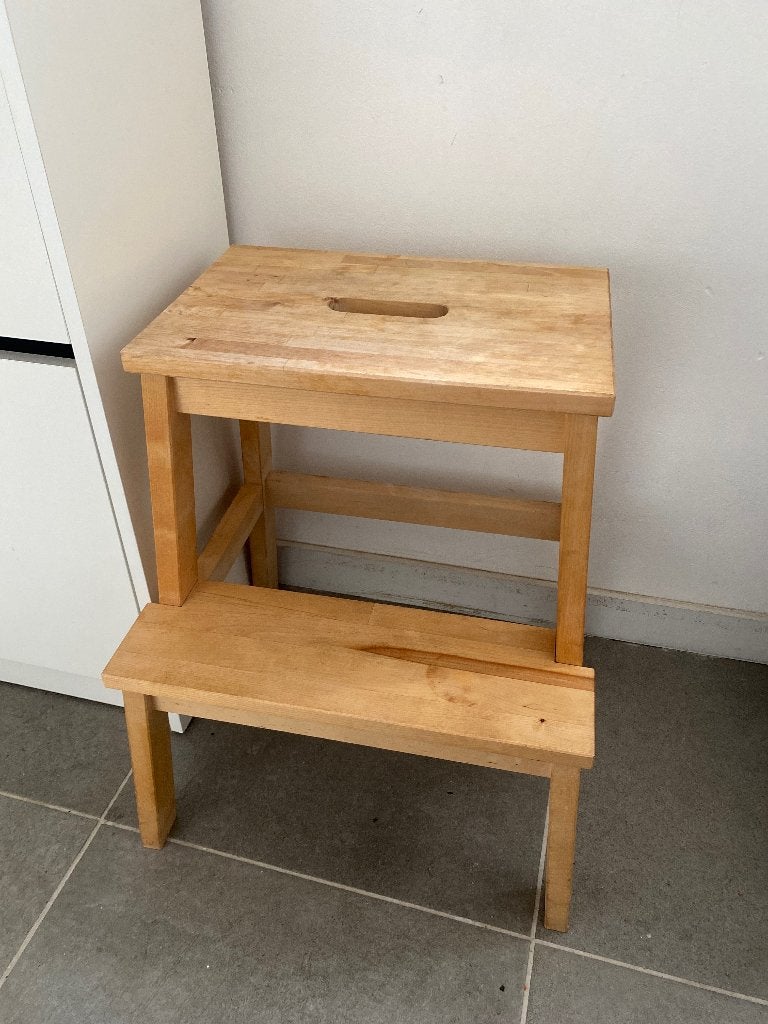 Ikea bekväm trapje, Ophalen, Zo goed als nieuw, Hout