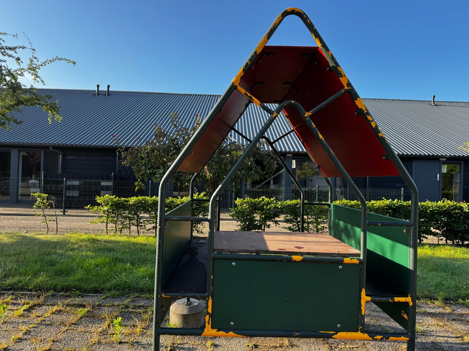 Professioneel metalen speelhuisje voor kinderopvang/BSO, Ophalen, Gebruikt, Overige materialen