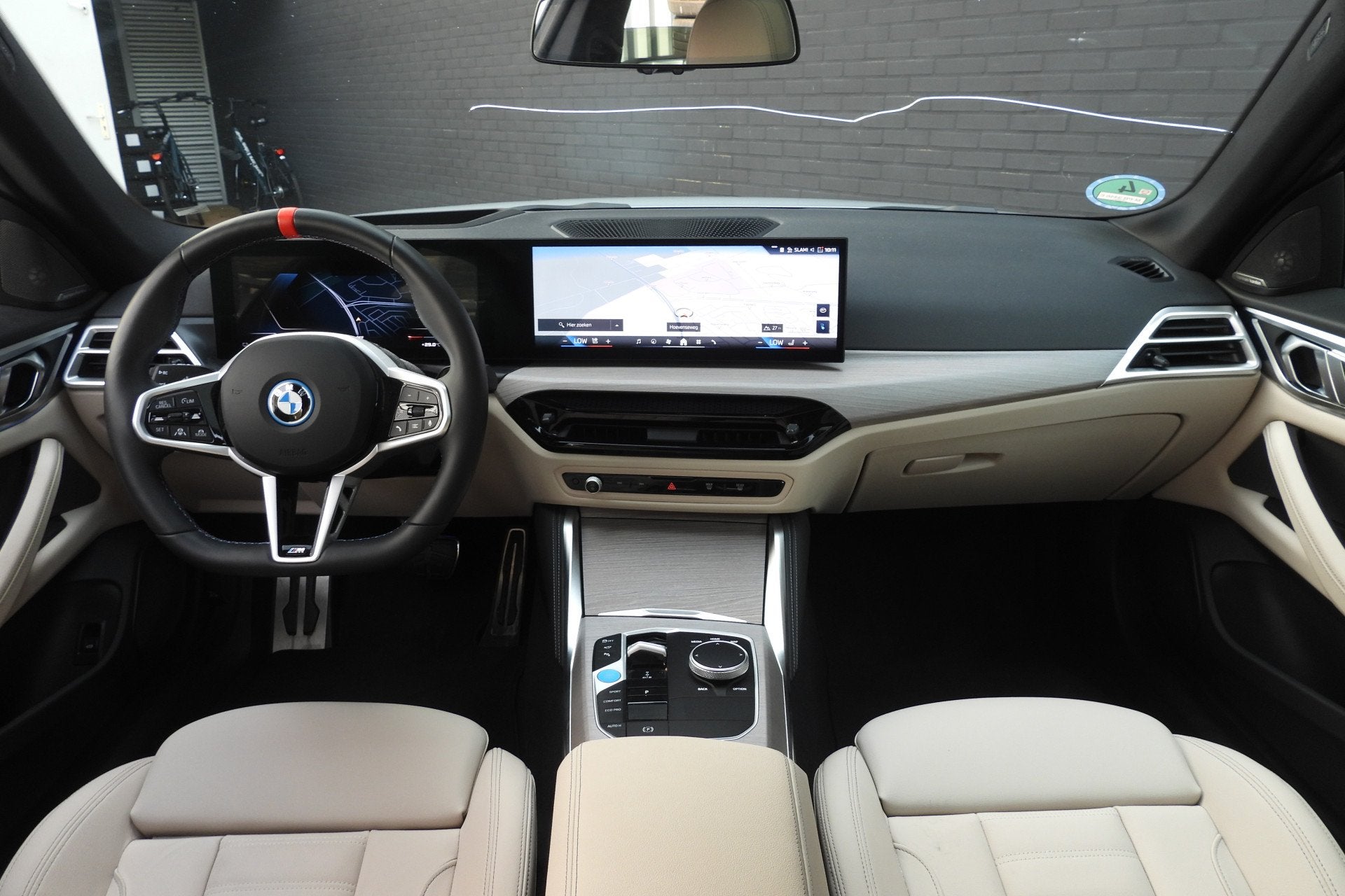 BMW i4 M60 / Trekhaak / Comfort Access / Harman Kardon / Ada, Auto's, Dealer onderhouden, Gebruikt, Zwart, Met garantie (alle)