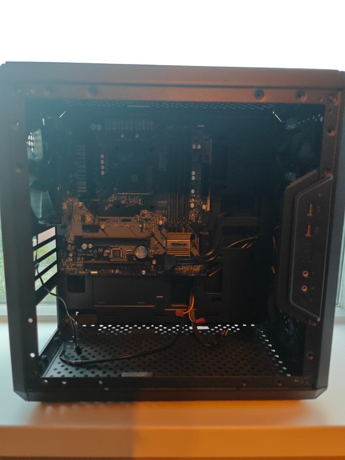 ASRock B450M Pro4 moederbord met behuizing, Computers en Software, Ophalen, Gebruikt, DDR4, AM4
