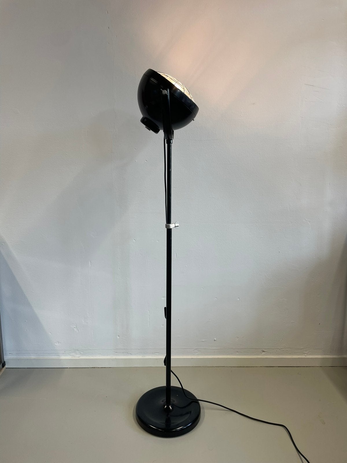 Industriële vloerlamp, Ophalen, Industrieel, vintage, Zo goed als nieuw, Metaal