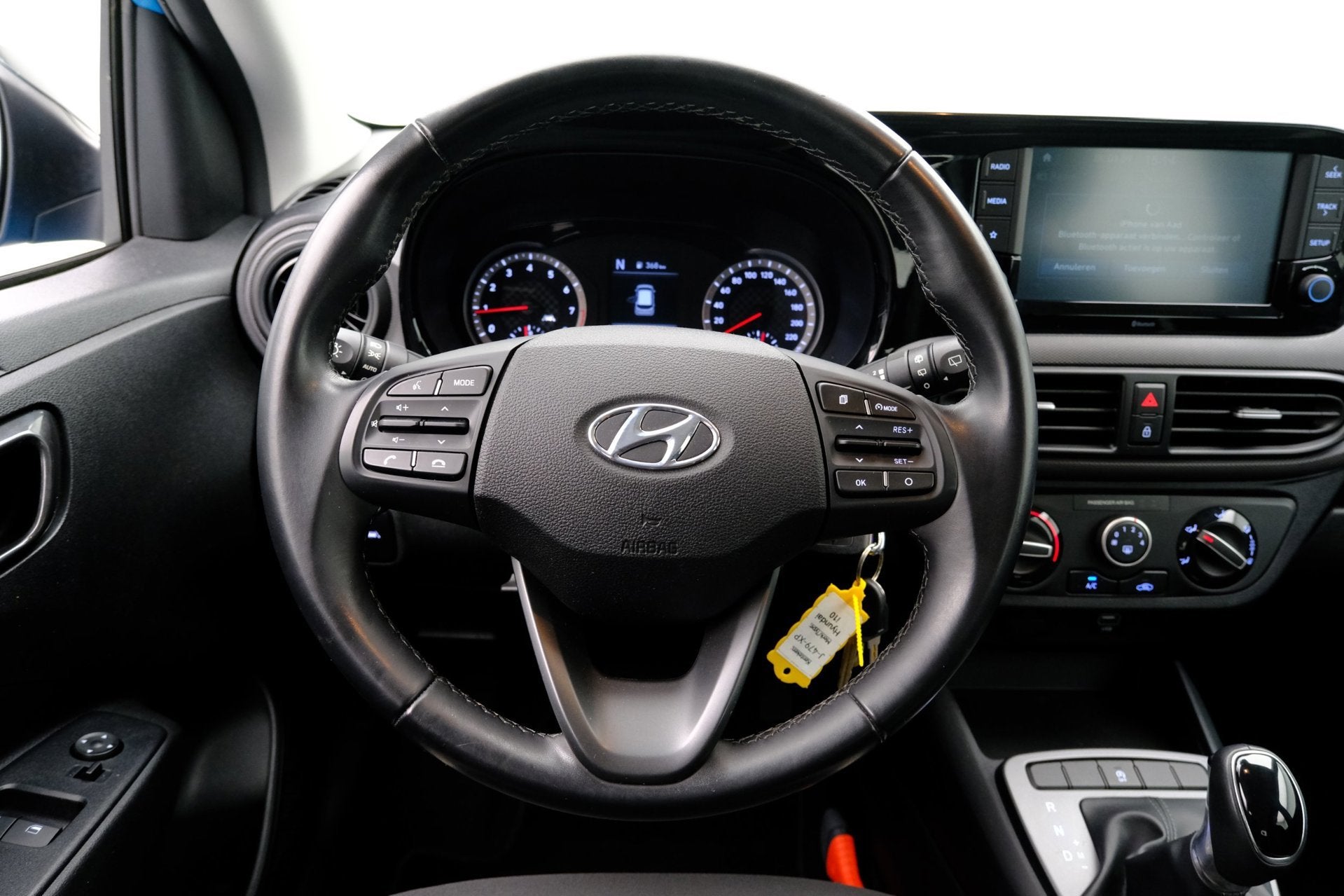 Foto 10 van Hyundai I10 1.0 Comfort Aut. 5-zits|Two-Tone|Airco|Trekhaak|