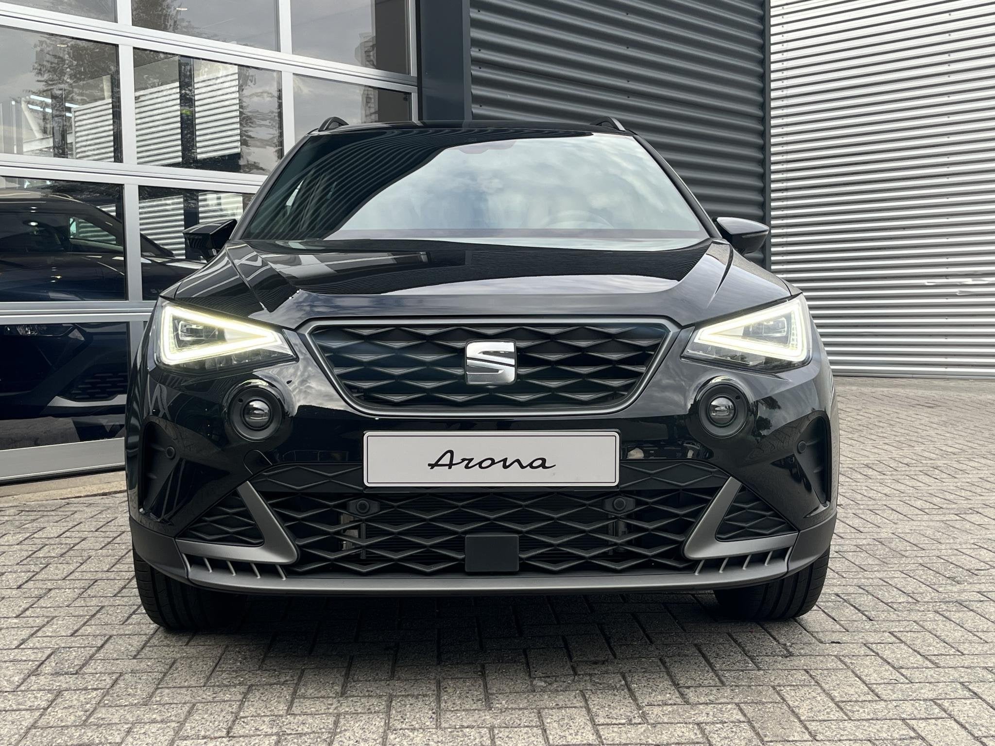 SEAT Arona 1.0 EcoTSI FR Business Connect 95 PK | LED Koplam, Auto's, Seat, Voorwielaandrijving, 95 pk, Alcantara, Zwart