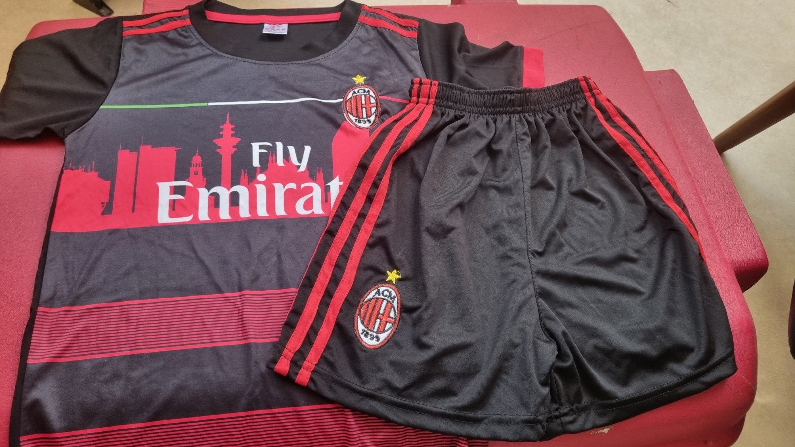 Voetbaltenue AC Milan - Maat 5 (Jongen), Verzenden, Nieuw, Jongen, Setje