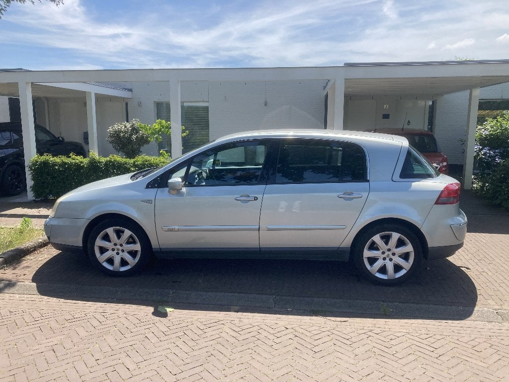 Renault Vel Satis 2.0 Turbo 16V Init AUT 2004 Grijs, Zwart, 4 cilinders, 163 pk, Particulier