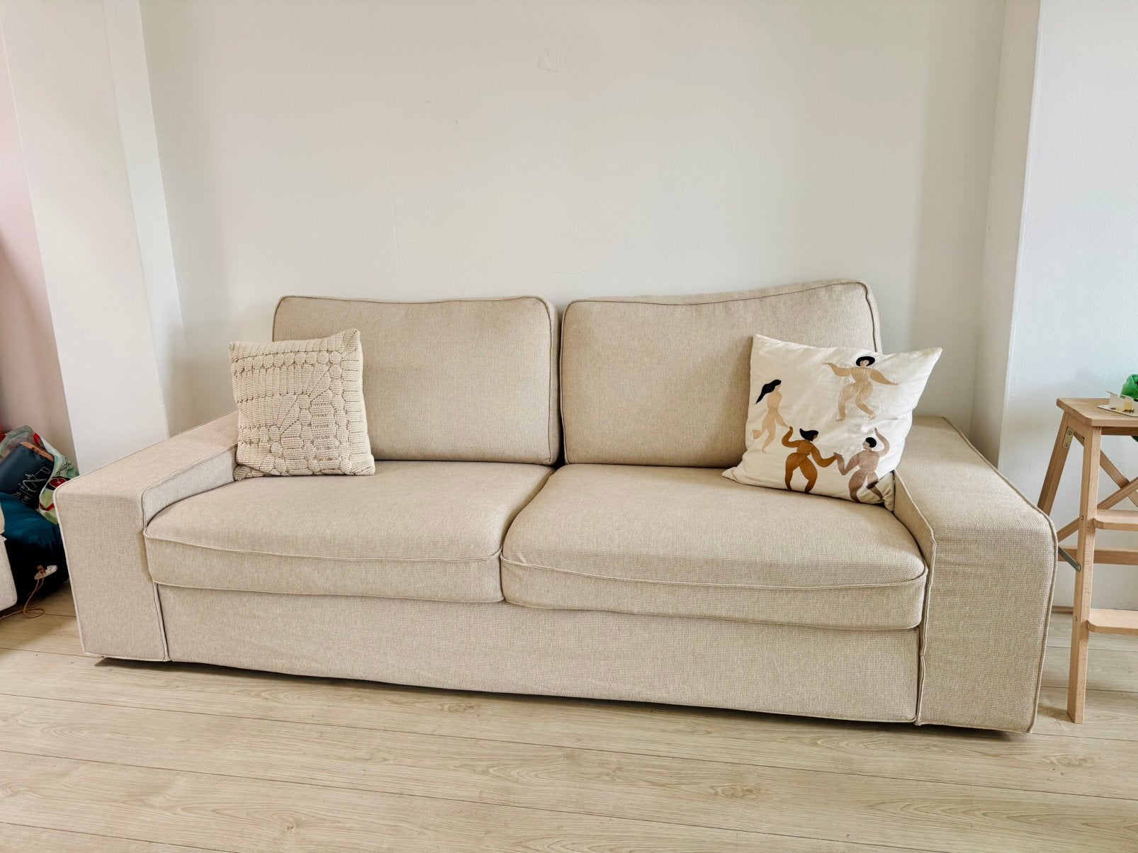 IKEA KIVIK 3-zits bank TRESUND lichtbeige, Huis en Inrichting, Ophalen, Driepersoons, Zo goed als nieuw, Rechte bank