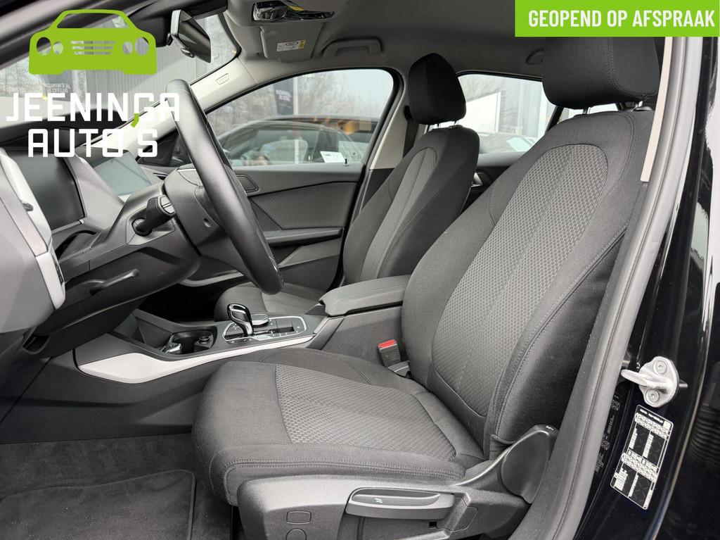BMW 1-serie 118i Business Edition|AfnTrekhaak|DAB|Clima|Navi, Auto's, Gebruikt, Zwart, Origineel Nederlands, Bedrijf