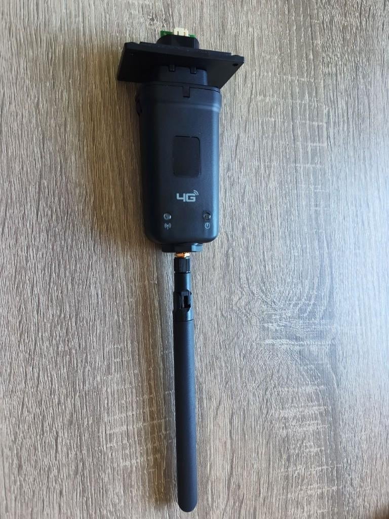 GoodWe 4G data dongle (5-pin), Ophalen of Verzenden, Gebruikt