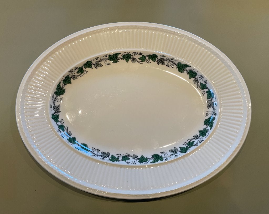 Wedgwood Stratford serveerschaal ovaal 35cm, Wedgwood, Gebruikt, Ophalen of Verzenden, Schaal of Schalen