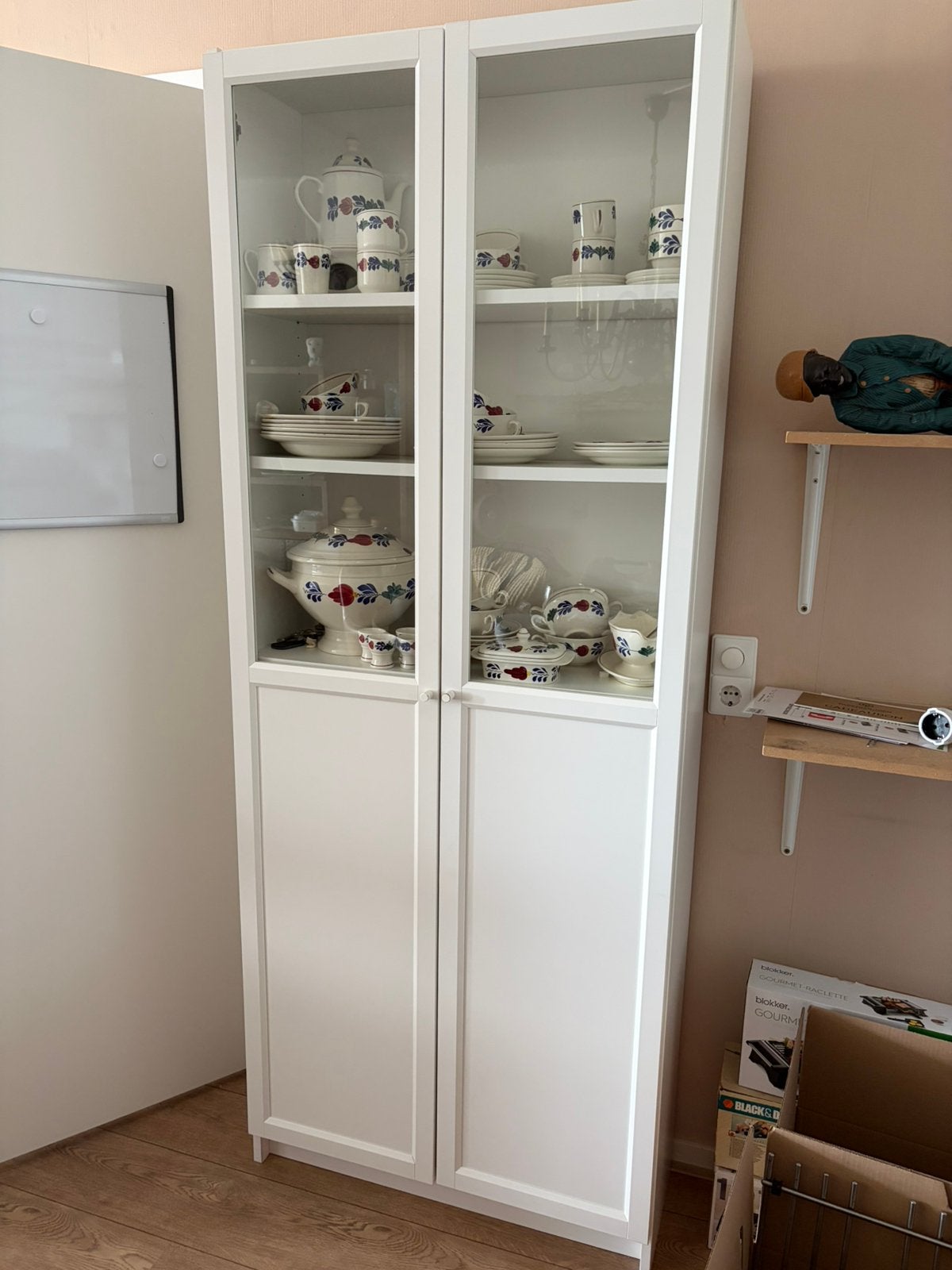 Vitrine kast, Ophalen, 50 tot 100 cm, Zo goed als nieuw, Minder dan 100 cm
