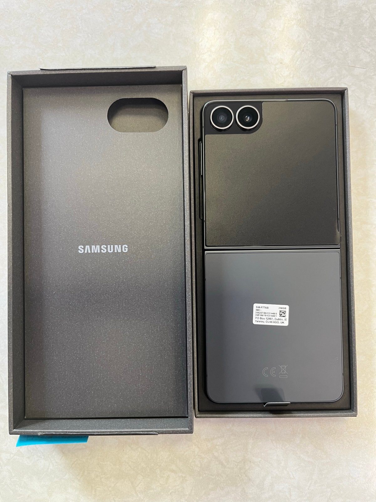 Samsung Galaxy Z Flip8 - 256GB - Donkergrijs - Garantie