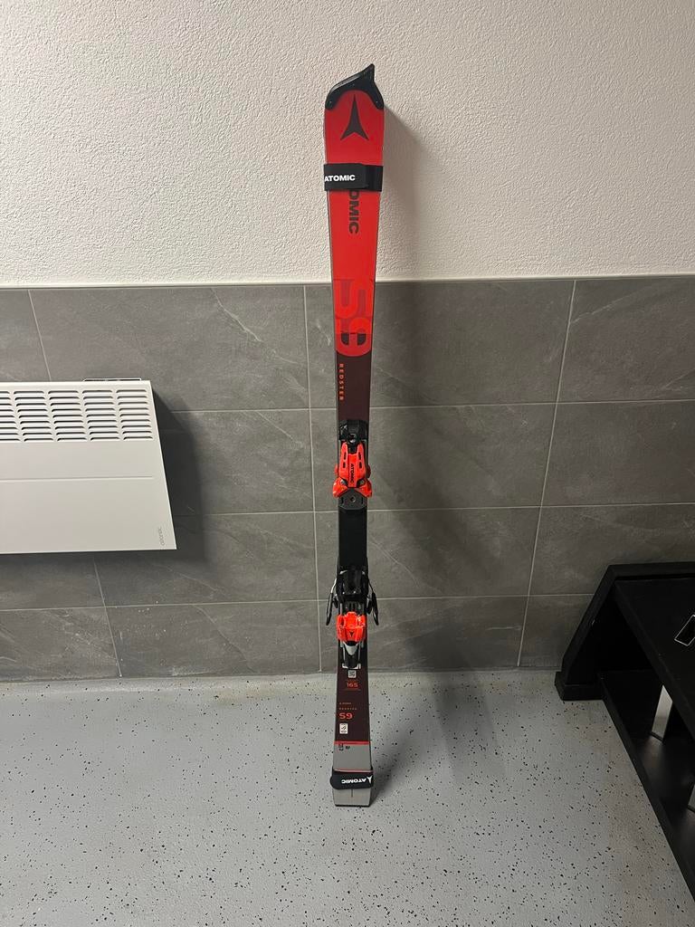 Atomic FIS Slalom Ski 165 cm. X16 binding., 160 tot 180 cm, Ophalen of Verzenden, Zo goed als nieuw, Carve