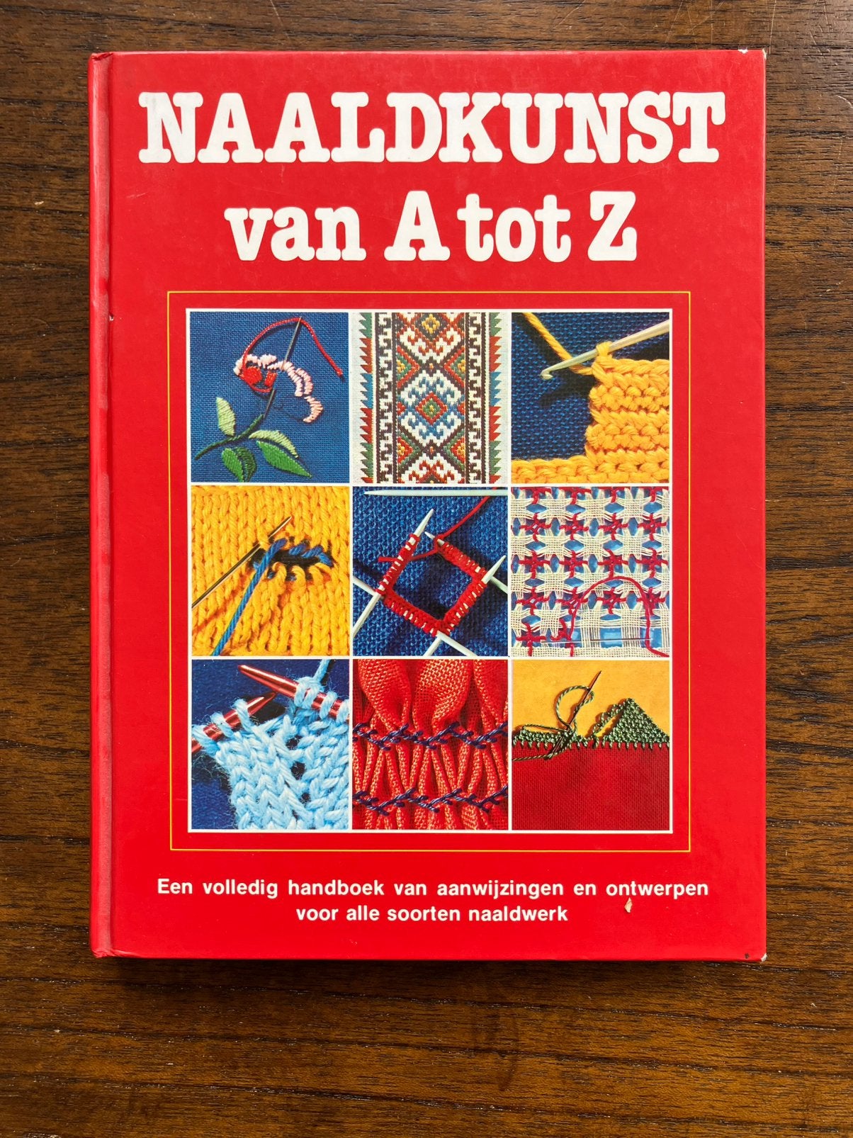 Naaldkunst van A tot Z, Ophalen of Verzenden, Zo goed als nieuw, Borduren en Naaien