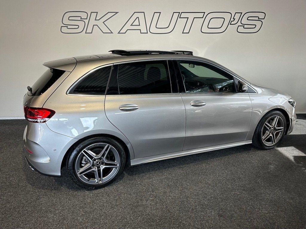 Mercedes-benz B-KLASSE 200 BUS. SOL. AMG l NAP l PANORAMA l, Auto's, Automaat, Gebruikt, Euro 6, 4 cilinders