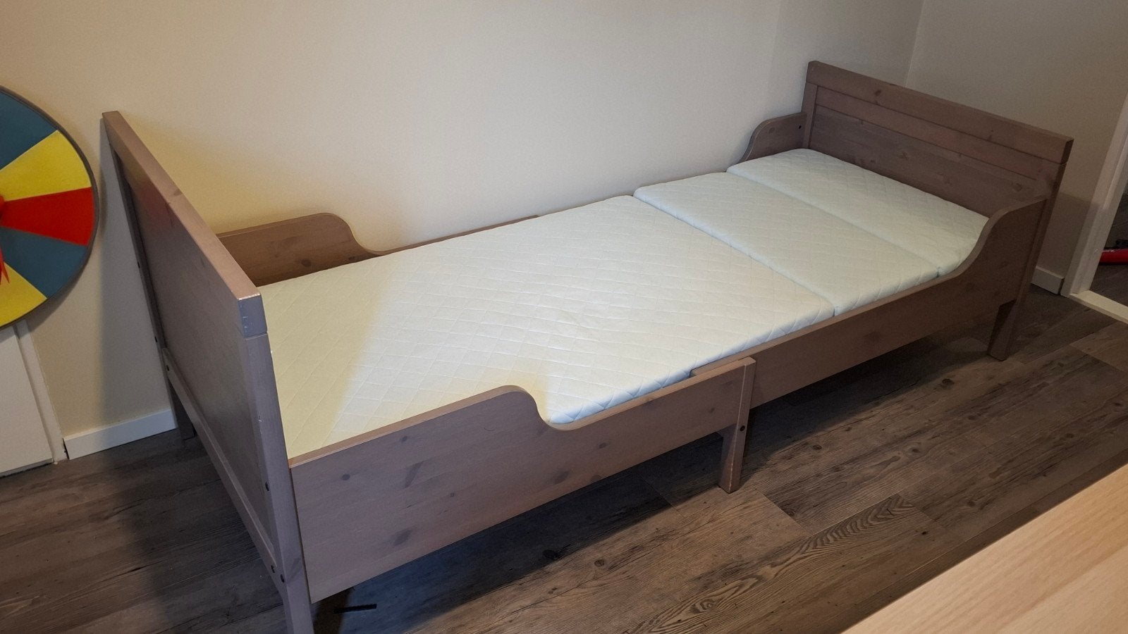 Meegroeibed met matras (altijd beschermd), Kinderen en Baby's, Kinderkamer | Bedden, Zo goed als nieuw, 180 cm of meer, 70 tot 85 cm