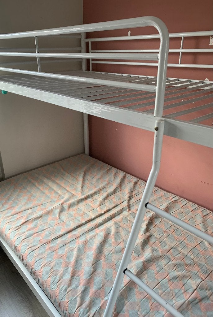 stapelbed met groot onderdeel, wie maken we er blij mee?, Ophalen, Gebruikt, 90 cm, 160 tot 180 cm
