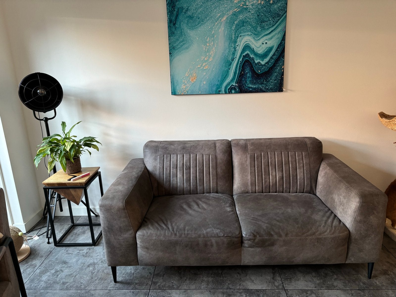 Comfortabele tweepersoonsbank in taupekleurige stof, Ophalen, 150 tot 200 cm, Tweepersoons, 75 tot 100 cm