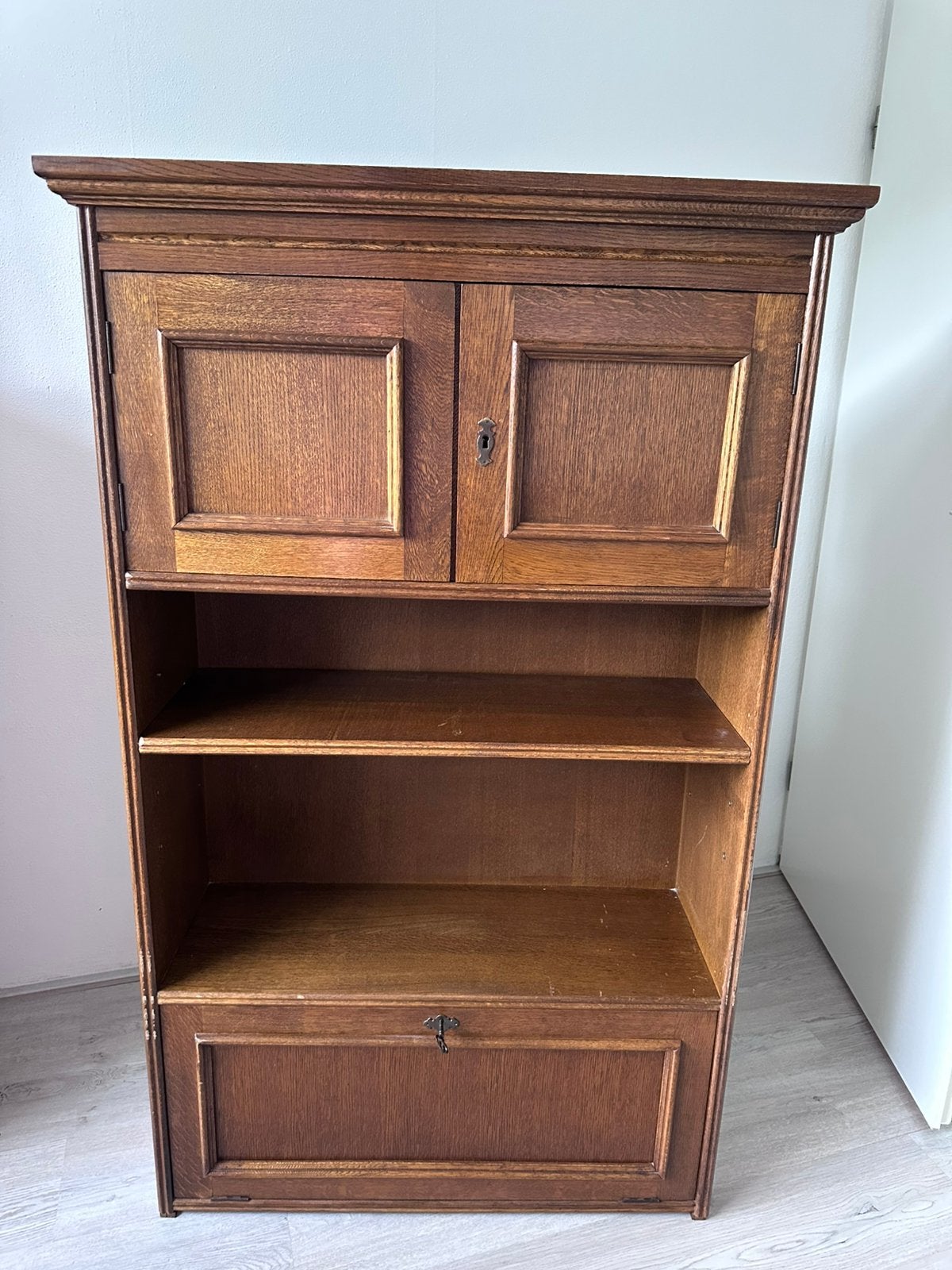 Vintage eiken kast Joh. J. Wulfers & Zoon (1969), Ophalen, Gebruikt
