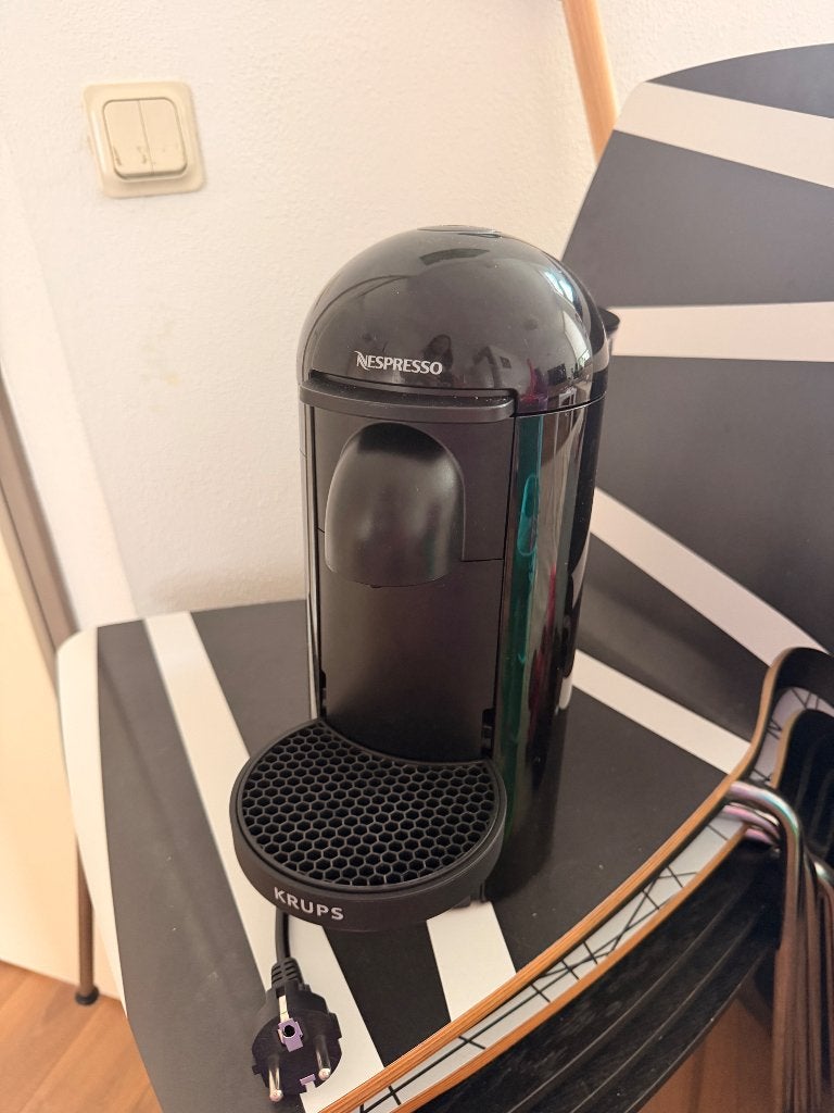 Nespresso Vertuo Plus Krups (Zwart) - In goede staat, Ophalen, Koffiemachine, Zo goed als nieuw, Koffiepads en cups