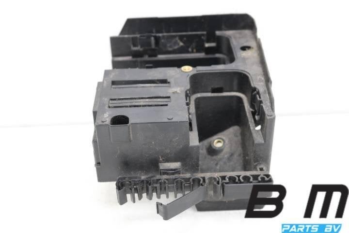 Houder voor zekeringkast VW Golf Plus 5 1K0907361B, Gebruikt