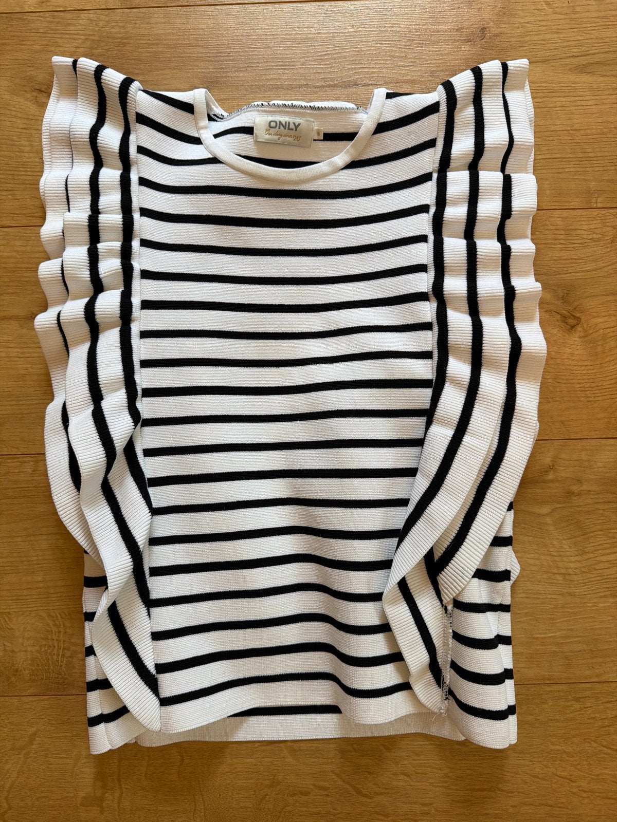 ONLY gestreepte top met ruches - Maat S, Kleding | Dames, Tops, Zwart, Ophalen of Verzenden, Zo goed als nieuw, Maat 36 (S)