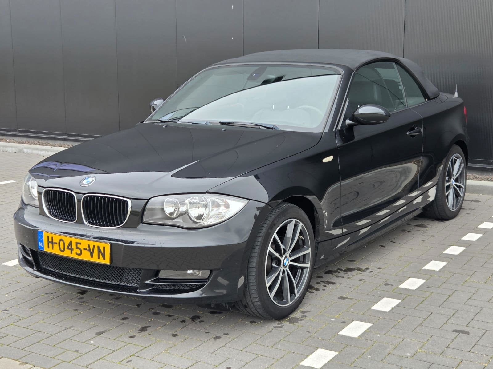 BMW 1-serie Cabrio 118i High Executive Cabriolet, 1-Serie, Achterwielaandrijving, Cabriolet, 4 stoelen