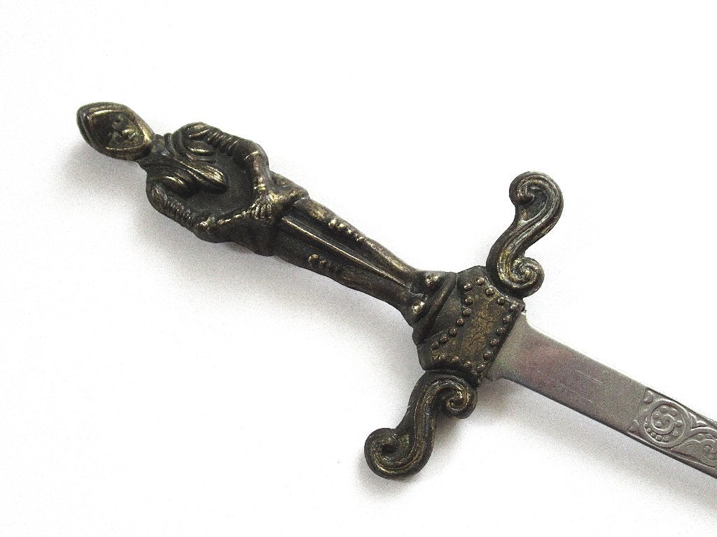 Vintage briefopener met Man-at-Arms messing handvat Frans 40, Antiek en Kunst, Antiek | Kantoor en Zakelijk, Ophalen of Verzenden