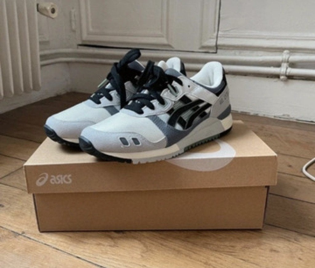Mooie Ascis sneakers maat 37 NIEUW, Kleding | Dames, Schoenen, Nieuw, Ophalen of Verzenden, Sneakers of Gympen, Grijs