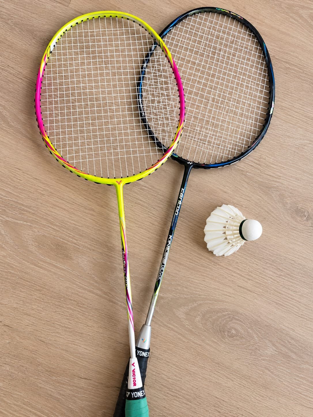 2 professionele badmintonrackets te koop, Sport en Fitness, Ophalen of Verzenden, Racket(s)