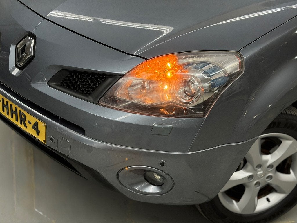 Renault Koleos 2.5 Dynamique Luxe Pano Trekhaak 4X2 Bose, Auto's, Voorwielaandrijving, Gebruikt, Zwart, 4 cilinders