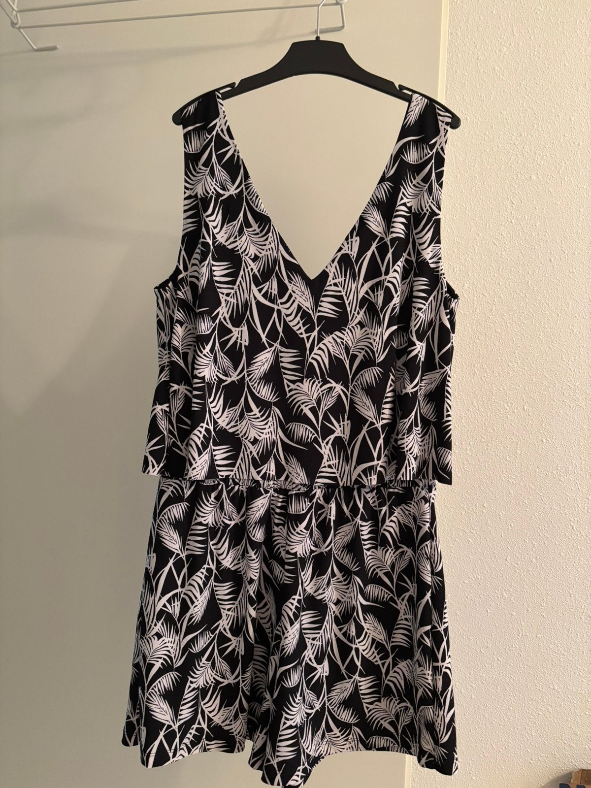 Zwart/witte korte Mango jumpsuit +evt bijpassend kort jurkje, Ophalen, Zo goed als nieuw, Zwart