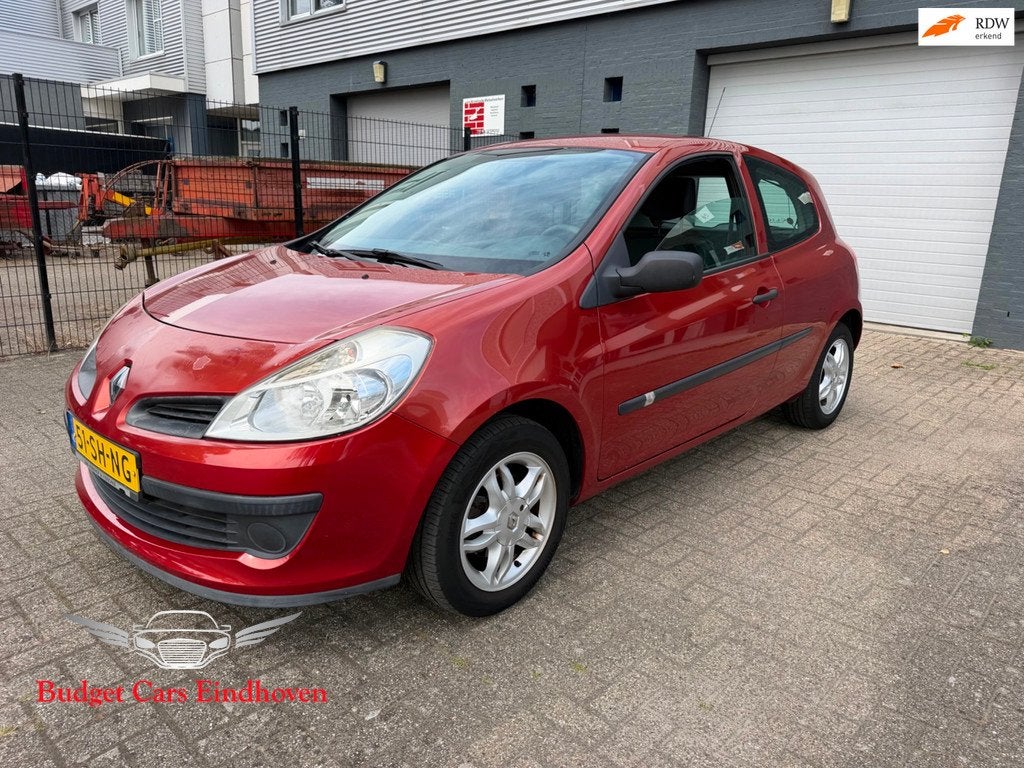 Renault Clio 1.4-16V Expression Nap/Trekhaak/APK 12-07-2027!, Voorwielaandrijving, Gebruikt, 4 cilinders, Handgeschakeld