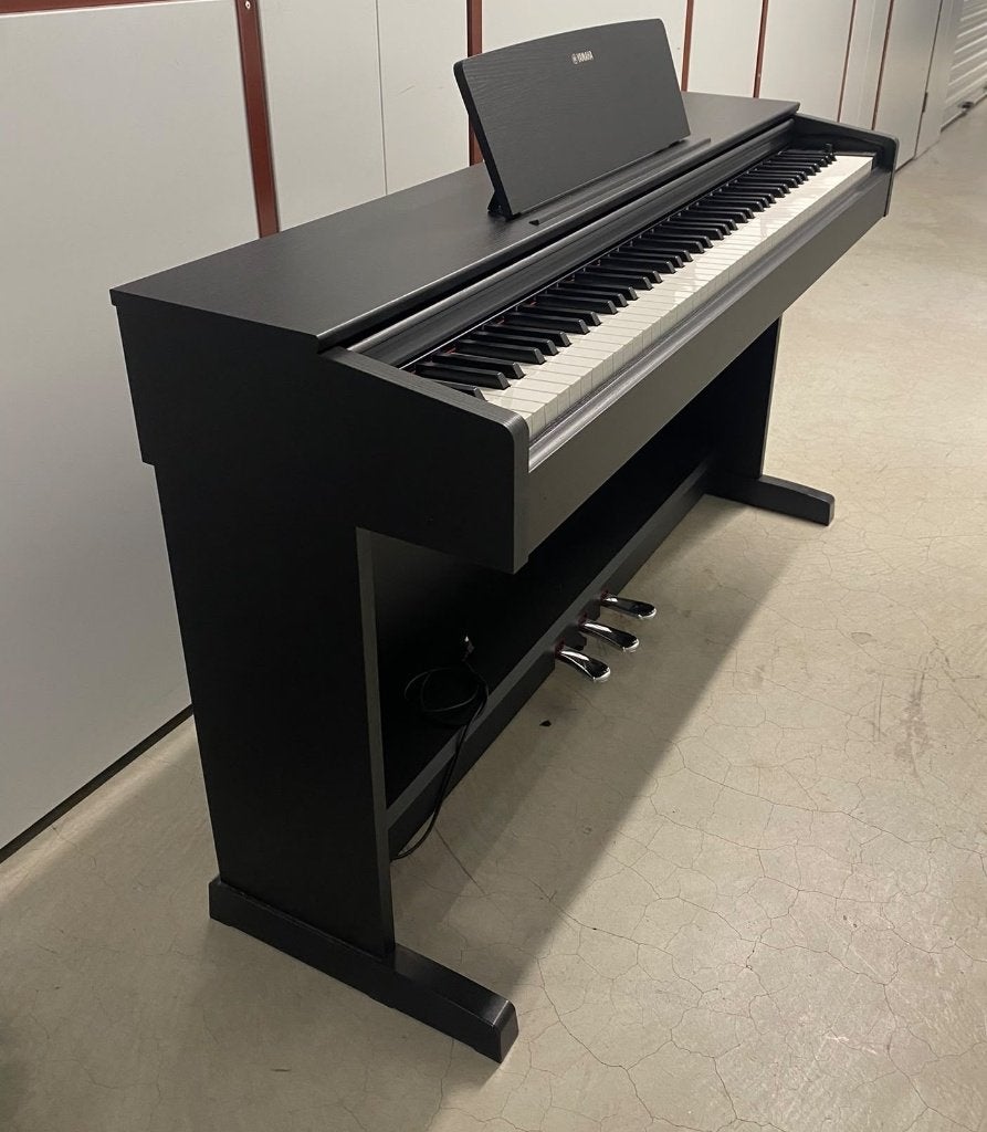 Yamaha digitale piano, zwart, zo goed als nieuw, YDP-143B, Ophalen, Zwart, Digitaal, Zo goed als nieuw