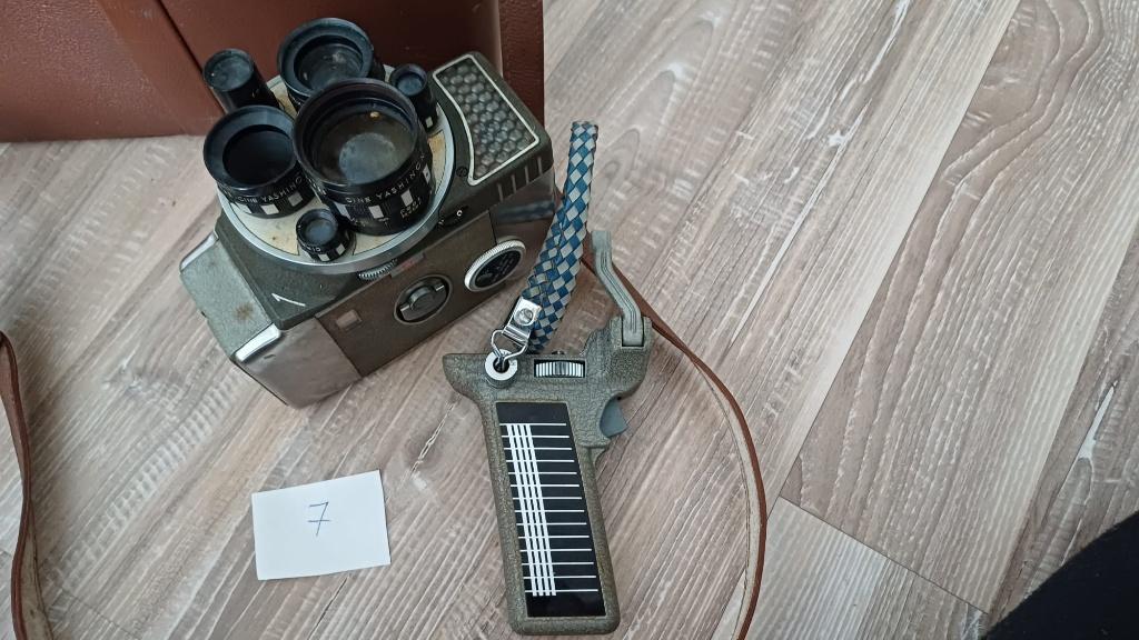 Yashica 8-EIII Vintage 8mm Filmcamera met originele koffer, Ophalen of Verzenden, 8mm, Camera