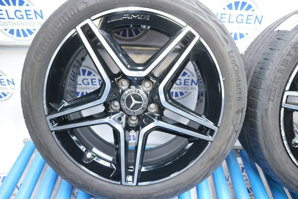 Mercedes C-klasse 18 inch AMG velgen w205 s205 + zomerbanden, Auto-onderdelen, Banden en Velgen, 18 inch, Gebruikt, Banden en Velgen