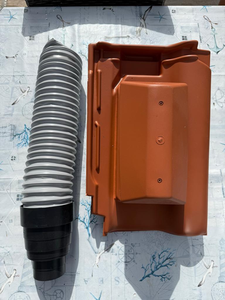 Kunsstof dakpan met ventilatie Roben Flandern Plus Engobe, Kunststof, Ophalen of Verzenden, Zo goed als nieuw, Minder dan 5 m²