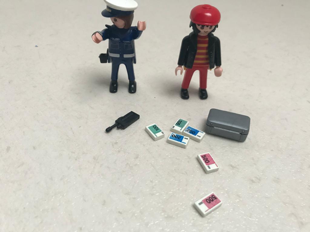 Playmobil 4268 -politie met bankrover, Ophalen of Verzenden, Gebruikt