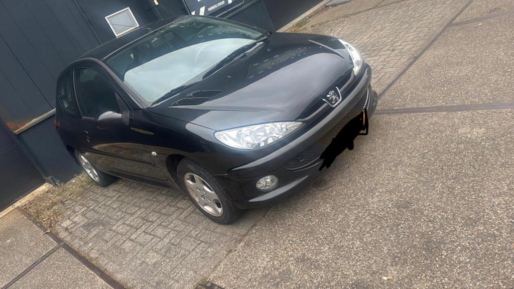 Peugeot 206 1.4 X-line 3D 2005 Zwart, Voorwielaandrijving, 31 €/maand, 4 cilinders, Zwart
