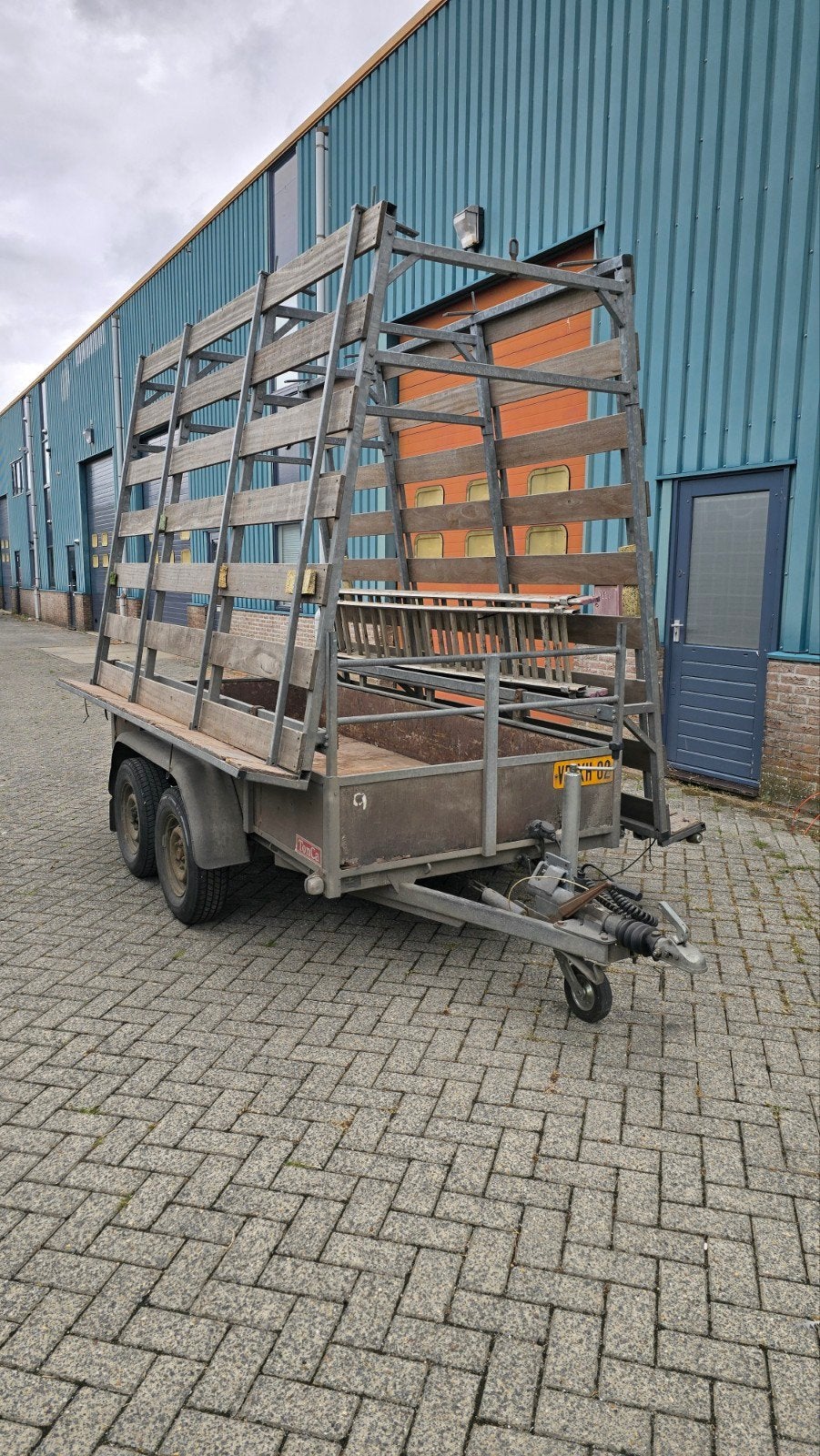 Gegalvaniseerde aanhanger met glasresteel, Ophalen, Gebruikt