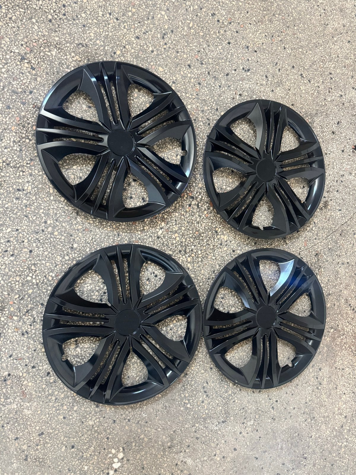 Complete set 16 inch wieldoppen - Zwart, Auto diversen, Wieldoppen, Ophalen, Gebruikt