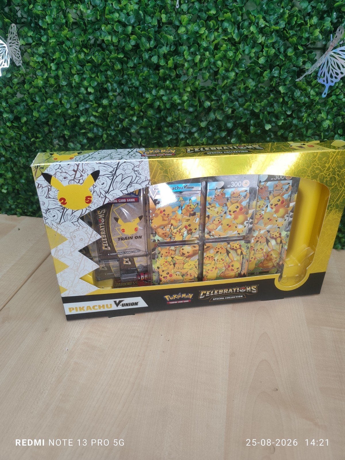 Pokémon Celebrations Pikachu V-UNION Special Collection, Ophalen of Verzenden, Nieuw, Overige typen