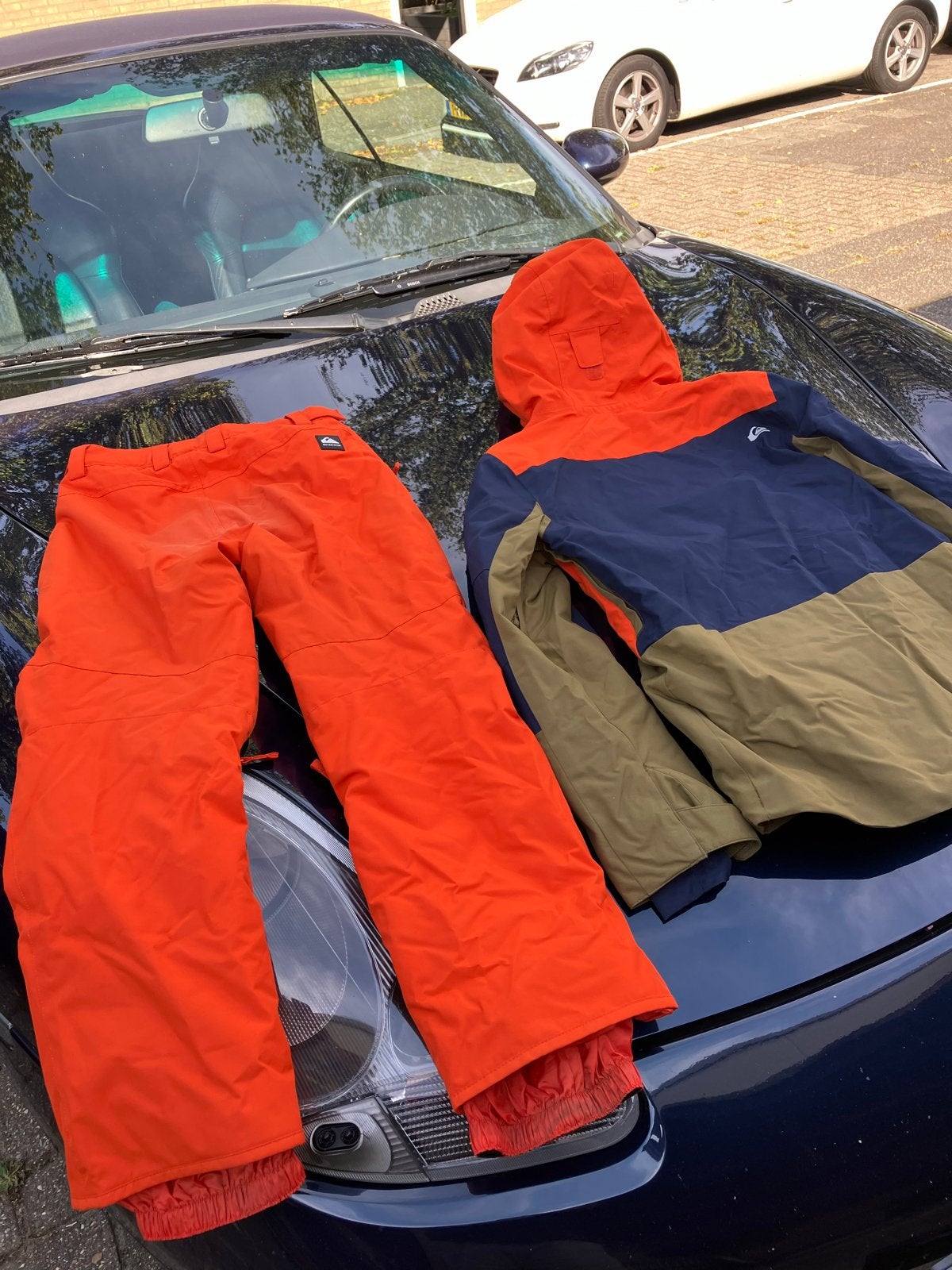 Quiksilver ski/snowboard pak maat M (jas en broek), Kleding | Heren, Wintersportkleding, Ophalen of Verzenden, Gedragen, Overige maten