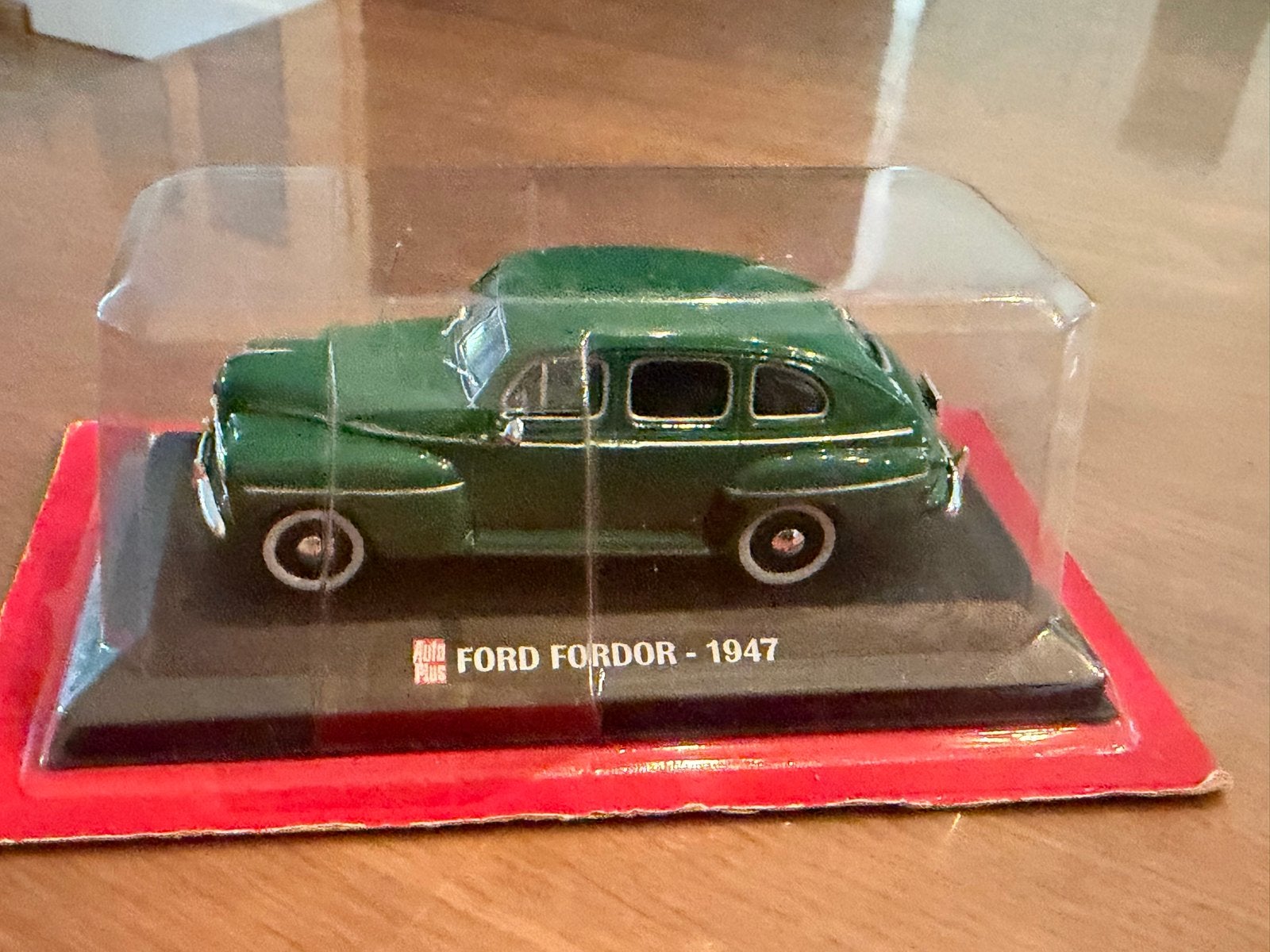Ford Fordor 1947 & Ford Anglia 1960 modelauto's, Ophalen of Verzenden, Nieuw, Overige typen